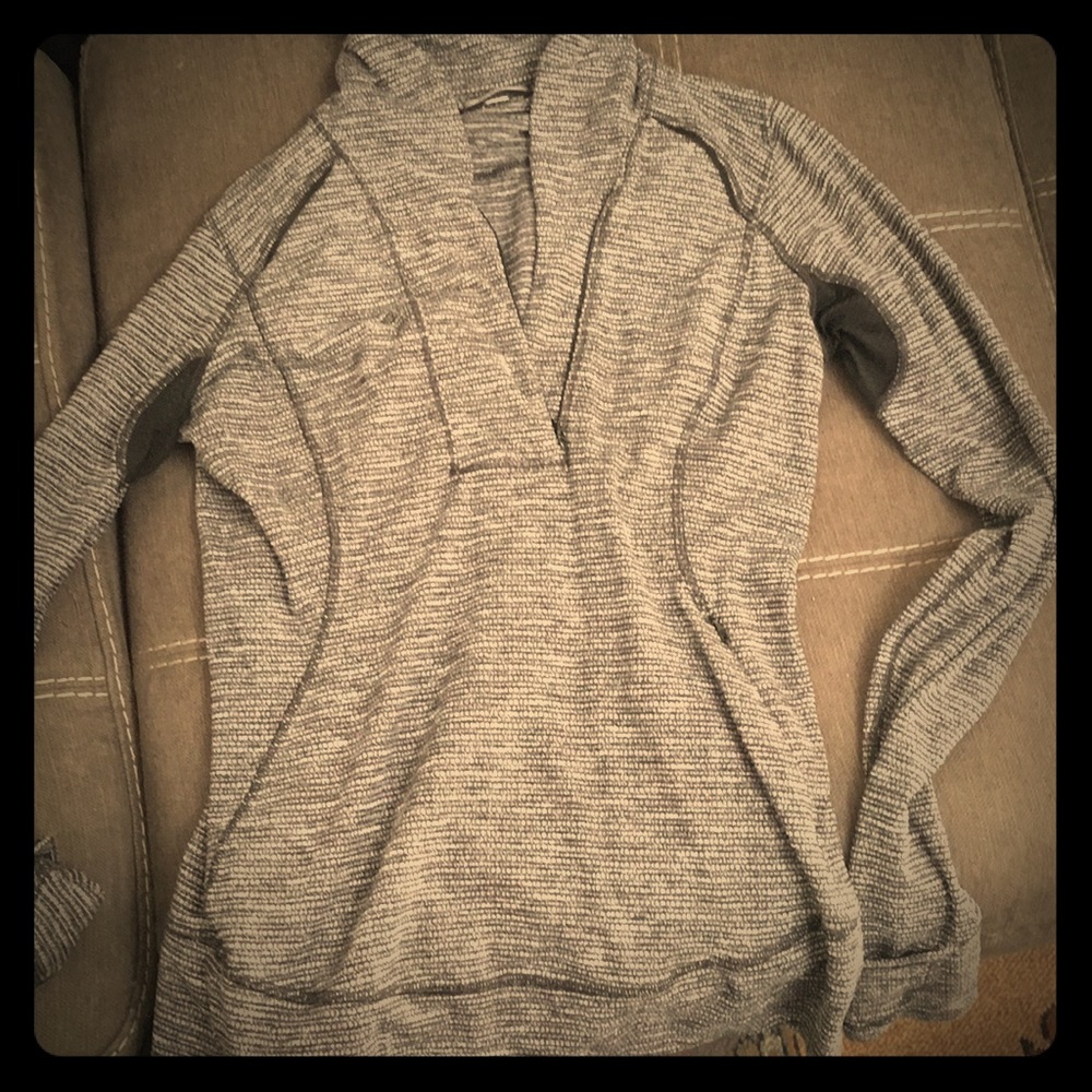 Lululemon pullover!!